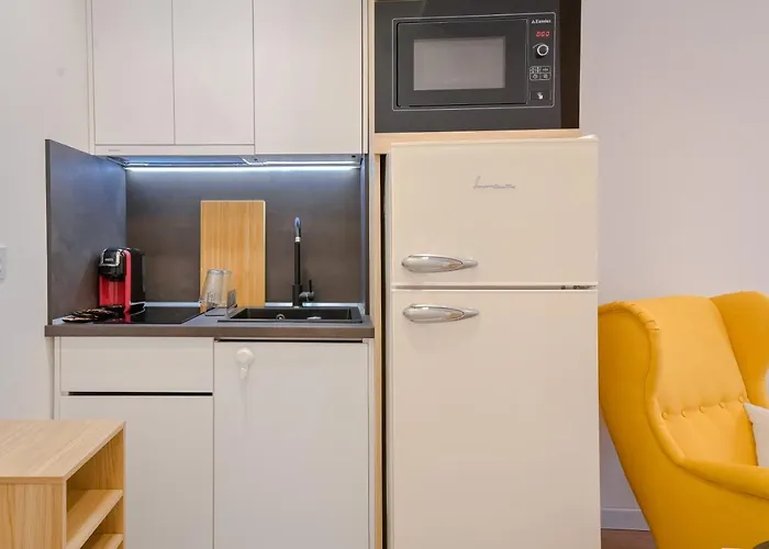 Cosy And Stylish Next To Sofia's Market Hall דירה